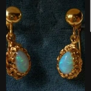 ELEGANT VINTAGE 14 KT DEEP BLUE OPAL EARRINGS FOR NON PIERCED EARS